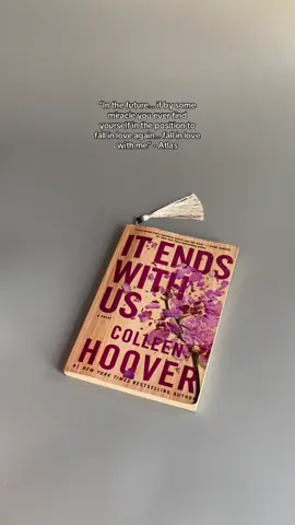 Each chapter broke my heart💔 #itendswithus #colleenhoover #book #BookTok #books 