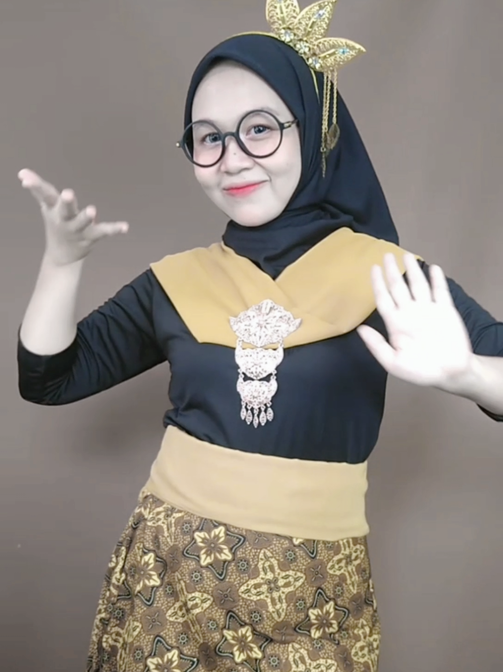 #kostumtarimelayu #tarimelayu #kostumtarikreasi #kostumkainjarik #kostumtarisimple 