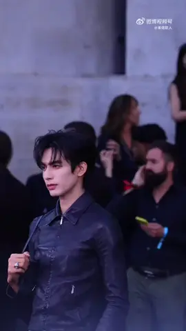 หล่อจอเเตกมากพ่อจังหวะยิ้มนั้นมันกรุ่มกริ่มเว่อร์#ซ่งเวยหลง #宋威龙 #SongWeilong 