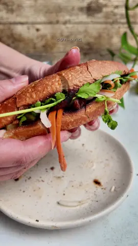Bahn mi vegetal 🇻🇳 #bahnmi #sandwich #recetasveganas #plantbased 
