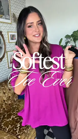 The softest tee ever is deal priced and comes in all sizes!!!! ANNNDDD it comes in the best colors for fall!! #tshirt #fallfashion #falloutfits #sizeinclusive #casualoutfits 
