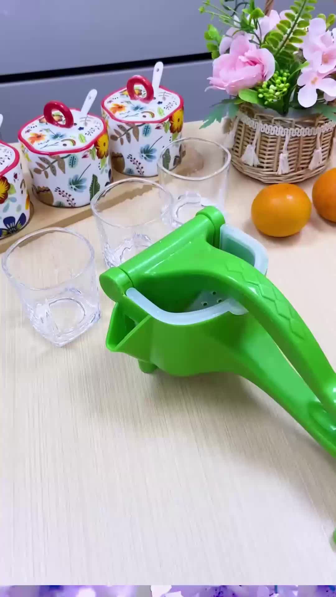 Manual juicer, multifunctional household small lemon juice extractor, plastic manual juicer, juicer 