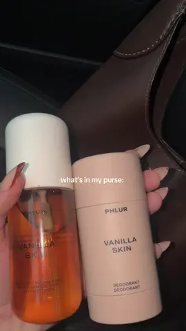 literally my go to. #phlur #phlurfragrance #purseessentials #purse #deodorant 