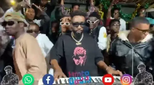 أمدرمان انا  #ترندات_تيك_توك #السودان_مشاهير_تيك_توك🇦🇪🇦🇪 #زمبارين_لي_يوم_الدين🇯🇲🤘 #لايك__explore___ #عمر_نيجيري @ابراهيم يوسف @Omer_nejery_official 