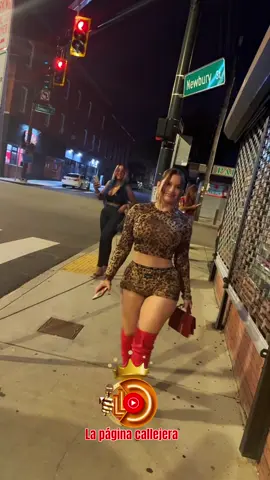 Llegando ella 🙈 toda una reina martes de #eroslounge #usa🇺🇸 #eventos #lawrence #boston 2025