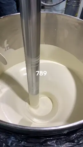 Beginilah proses produksi Cat Industri 789. Dari bahan baku berkualitas, dicampur dengan mesin modern, diuji ketahanan dan warna, hingga dikemas rapi. Hasilnya, cat epoxy siap dipakai untuk pabrik, gudang, dan proyek industri Anda.   konsultasi dan pemesanan hubungi📲📞0813-1102-8214 #fyp #catindustri #catlantai #jasaepoxylantai #antikarat 