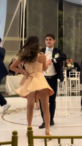 Bailando un merenguito. Encontré este pedacito #15años #quinceaños #paratiiiiiiiiiiiiiiiiiiiiiiiiiiiiiii #foryoupag  #viraltiktok 