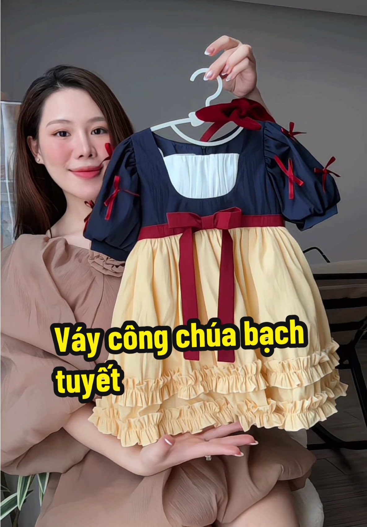 Váy công chúa bạch tuyết cho bé 🌺 #vaytrungthuchobe #vaycongchuabachtuyet #vayhalloweenchobe #thoitrangtreem #vaychobe 