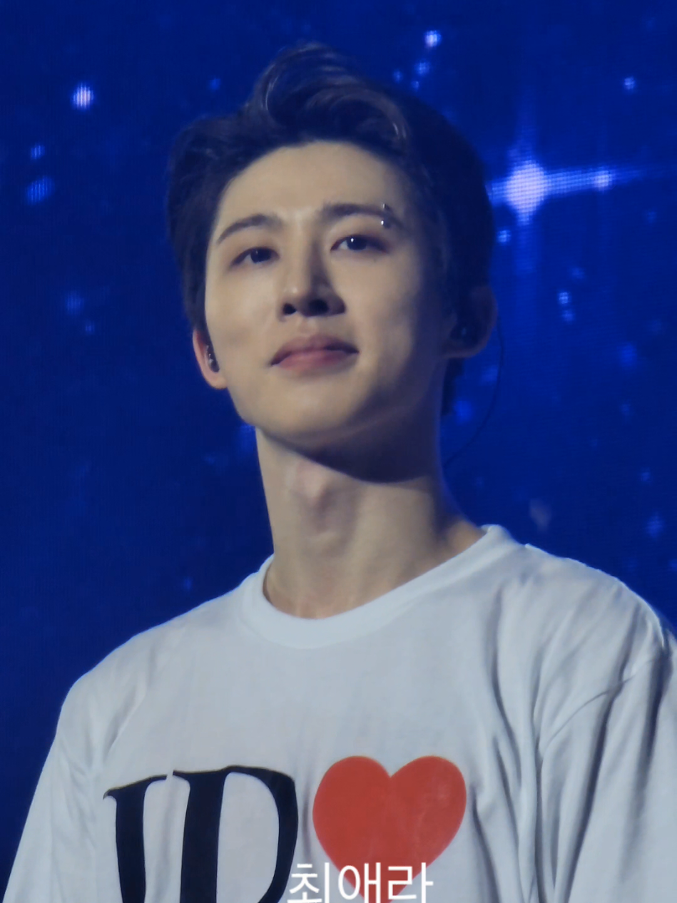 That teary-eyed moment during the “Cosmos” stage — “You are my Cosmos, 나의 우주야”… I need encore concert, pleaseeee 😭😭😭😭@B.I  #🩷🩷🩷 #BIinKL #KIMHANBIN #비아이  #BI #2025THELASTPARADEINKL