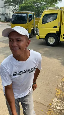 Menghilangkan lelah sejenak💃☕️#fyp #trend #engkel_mania_indonesia #lalerbalappangalengan #babytruk @MRT_project @Engkel Mania Indonesia @LAMPUNG_TRUK.ID @cctvgarage batim @SODREKER PANGALENGAN @cctvplatd @sodrekerpangalengan45 @SODREKERS131. @ig.cctvpurwakarta.euy 