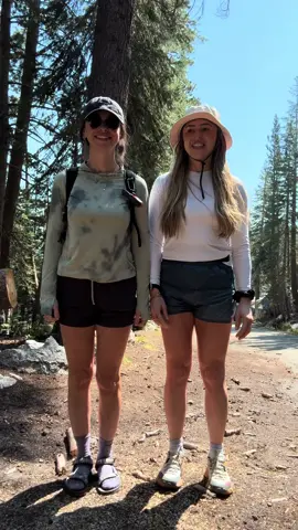 Sisters fit trails edition 🥰🤪. Green and purple longsleeve shirts are from @mountainhardwear  and i looove it! #outfit #Hiking #hikingoutfit #adventure #yosemite 