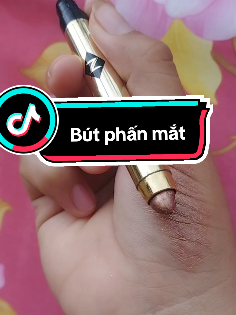 gợi ý:phấn mắt 2 đầu dạng bút#butphanmat #phanmat #viraltiktok #mebimtapxaykenh 