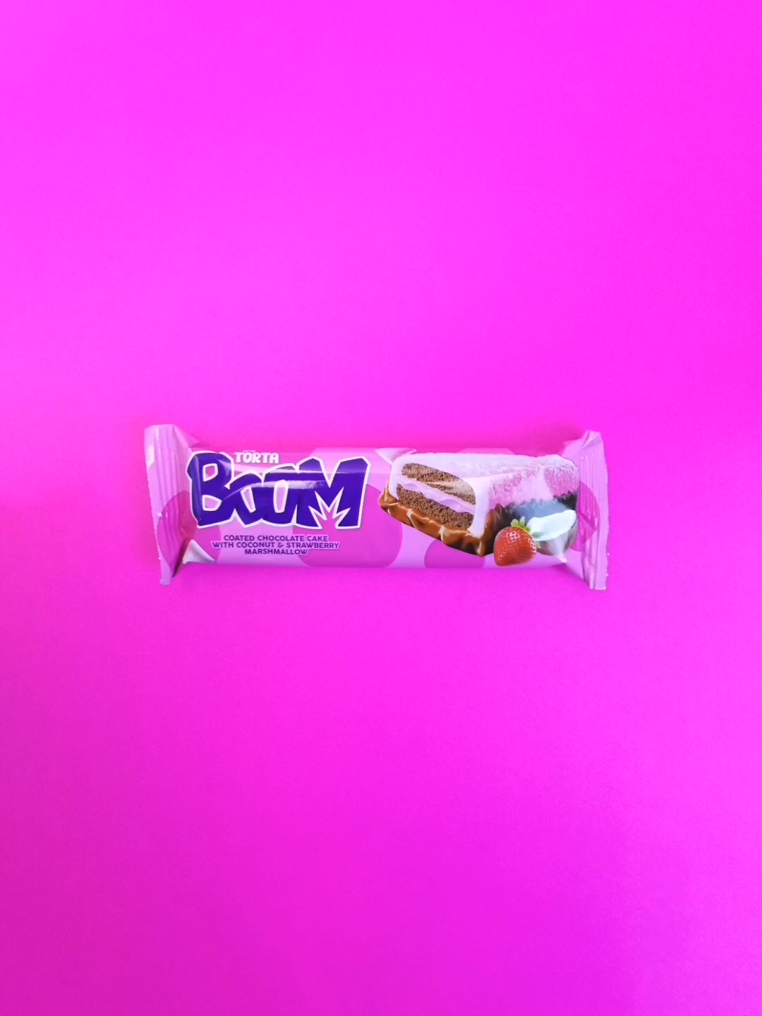 NOVY TORTA BOOM COCONUT & STRAWBERRY MARSHMALLOW. .   #نوفى #تورتا #بوم #جوزهند #مارشميلو #فراولة #كيكه #كيك #شوكولاتة #سناكس #اكسبلور #مصر #novy #torta #boom #coconut #strswberry #marshmallow #chocolate #cake #egypt