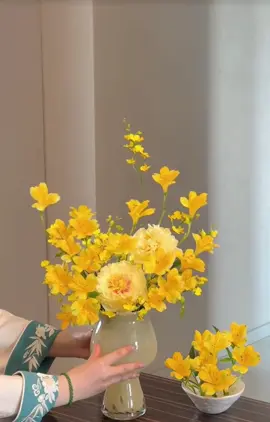 Tình như hoa .. hoa đẹp mà tình lại chưa rõ #cắmhoa #hoadep #bìnhhoa #trangtrinha #daycamhoa 