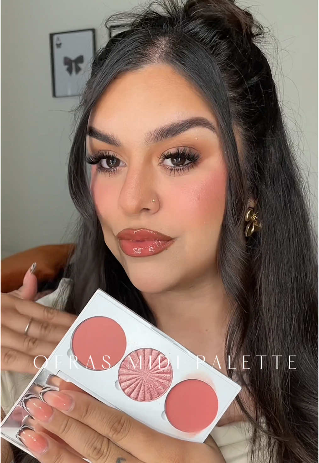 @OFRA Cosmetics, LLC has been an OG with their bomb products/highlighters and this palette was no different, IM IN LOVE 😍  #ofracosmetics #ofra #palette #blush #blushtutorial #blushpalette 