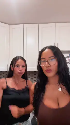 I miss summaaaa & Emmy #fentysuperbrandday #LanguageLearning #fyp #foryou #foryoupage @Emily Araujo 