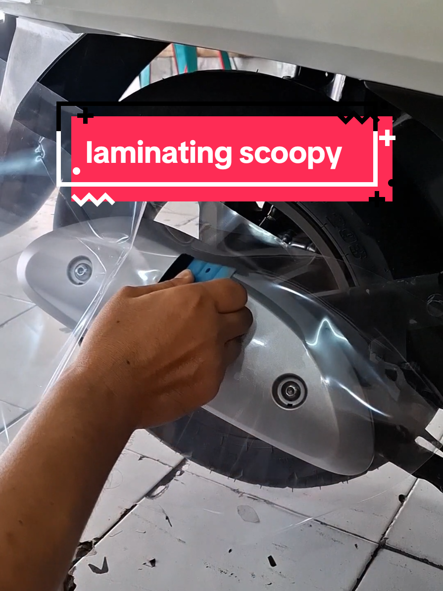 Laminating sebelum kusam, bosan 2-3th lepas,balik seperti awal.. oxygen Variasi, spesialis wrap n kaca film Kota serang Banten.  #scoopy #putih #cakep #sticker #motor 