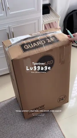 gorgeous laa design luggage ni 🫣🖤 #24inchluggage #tpartner #luggage #travelluggage #balikkampung 