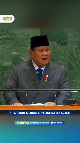#SahabatBahari, Presiden Republik Indonesia, Prabowo Subianto @prabowo, menghadiri Konferensi Tingkat Tinggi Internasional di Markas Besar PBB, New York (22/9/2025), yang membahas penyelesaian damai atas pertanyaan Palestina dan implementasi solusi dua negara. Dalam pidatonya, Presiden Prabowo menyampaikan keprihatinan mendalam atas tragedi kemanusiaan di Gaza, sekaligus menegaskan komitmen Indonesia pada solusi dua negara sebagai satu-satunya jalan menuju perdamaian yang adil dan langgeng. Indonesia juga siap berperan aktif, termasuk mengirim pasukan penjaga perdamaian. Melalui kehadirannya, Presiden Prabowo menegaskan konsistensi Indonesia dalam mendukung penuh perjuangan rakyat Palestina untuk meraih kemerdekaan dan kedaulatan sebagai negara merdeka. #PanganBiru #2025KKPRiseTogether #EkonomiBiruUntukIndonesiaEmas #SaktiWahyuTrenggono        