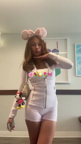 i feel so pinkalicious  #pinkoutfit #pinklulushorts #pinkdefinejacket #pinkalicious #disneyootd  @Disney Parks @New Balance  @lululemon @Coach 