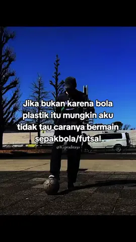 Pakah kalian mengalami hal yg sama tentang bola plastik?🐱😂 #football #foryoupage❤️❤️ #fypviralシ #sepakbola