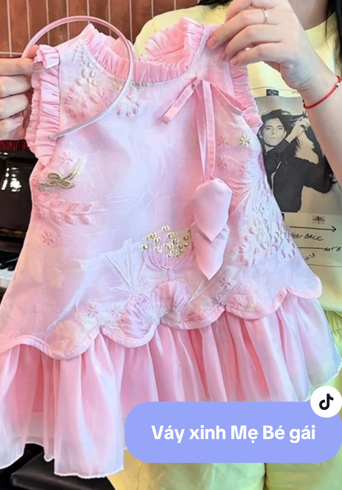 Váy xinh mẹ ơi nên săn nha #tiktokshop #thoitrangtreem #vayditiecchobe #vaybegai #vaybegaixinh 