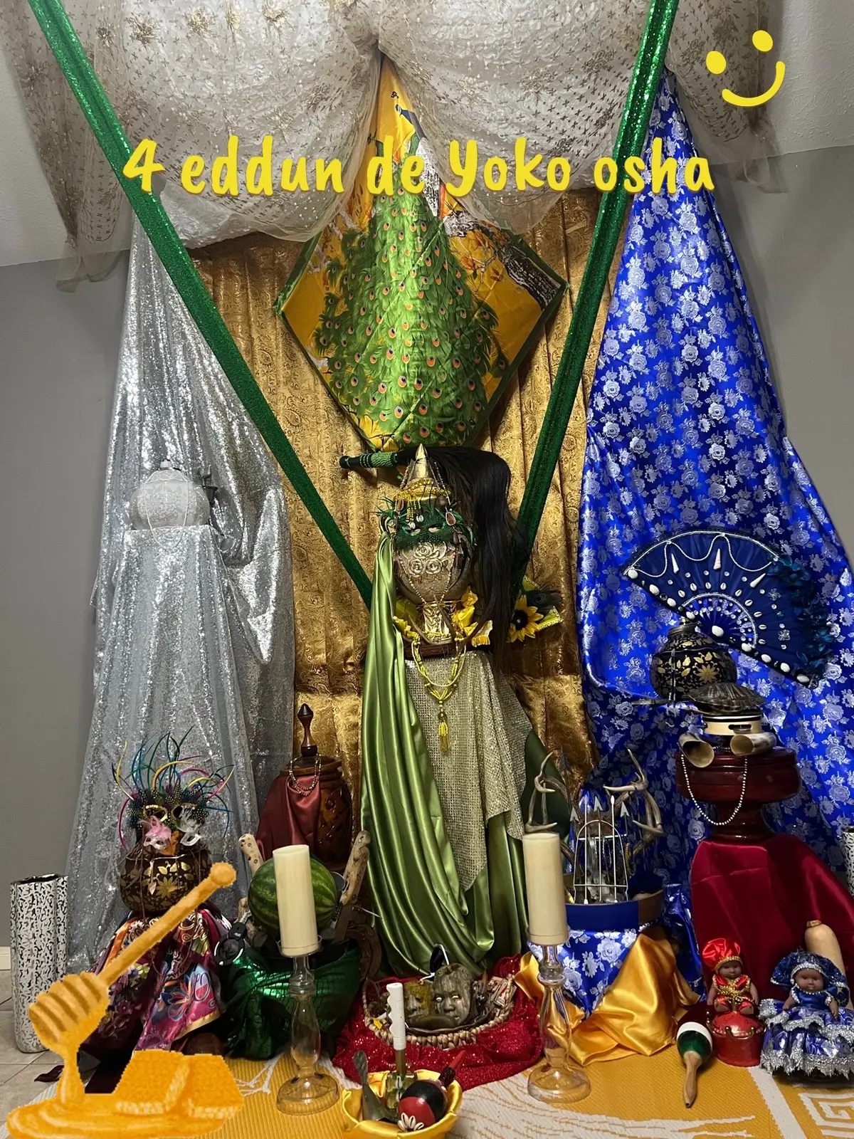 Con la bendición de mi iya q no me deja de la mano y siempre me a mantenido con la cabeza en alto como la reina q soy !!#oshun #iyami #hijadeoshun #feliz #realidad 