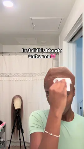 Do my hair w me #blondewig #wiginstall 