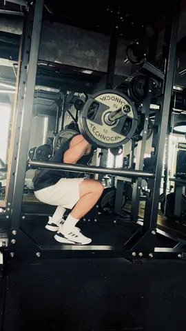 Leg day #xuhuong #trending #viralvideo #gymtime💪🏼💪🏼💪🏼 