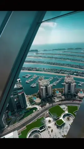 Palm Jumeirah – Kỳ quan giữa biển xanh Dubai Đã từng là một nơi khiến cả thế giới phải ngước nhìn về sự táo bạo của con người. Hòn đảo nhân tạo khổng lồ mang hình cây cọ này không chỉ mở rộng đường bờ biển của Dubai mà còn biến nó thành biểu tượng xa hoa bậc nhất Trung Đông. Nhưng ở Việt nam cũng đang chuẩn bị cho siêu dự án lấn biển không kém phần kì vĩ đó là Vinhomes Green Paradise (Cần Giờ). Có thể đi sau Palm nhưng Vinhomes Green Paradise 🇻🇳 sẽ làm nên sự khác biệt. #xuhuong #trend #bds #travel 