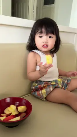 waktunya makan buah..