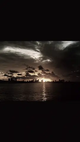 ខ្ញុំស្រឡាញ់មនុស្សមិនគួរស្រឡាញ់... #💔💔 #😔💔🥀 