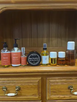 It’s Phlur Wednesdays. Perfume friends let’s get into this scent of the day. @Orena Fragrances - Pure Vanilla Body Lotion, Body/Perfume Oils @Skinpotion - Royal Sandalwood Triple Butter Body Butter (you’re missing out if you don’t own any of their products) @Blanc and Noire Skincare - Vanilla Girl Body Oil (Inspired by Phlur Vanilla Skin) you’re missing out if you don’t own any of their products as well.  @Phlur Fragrances - Golden Rule EDP, Vanilla Skin EDP & Vanilla Skin Hair/Body Fragrance Mist #perfume  #explorepage #fragrance #sotd
