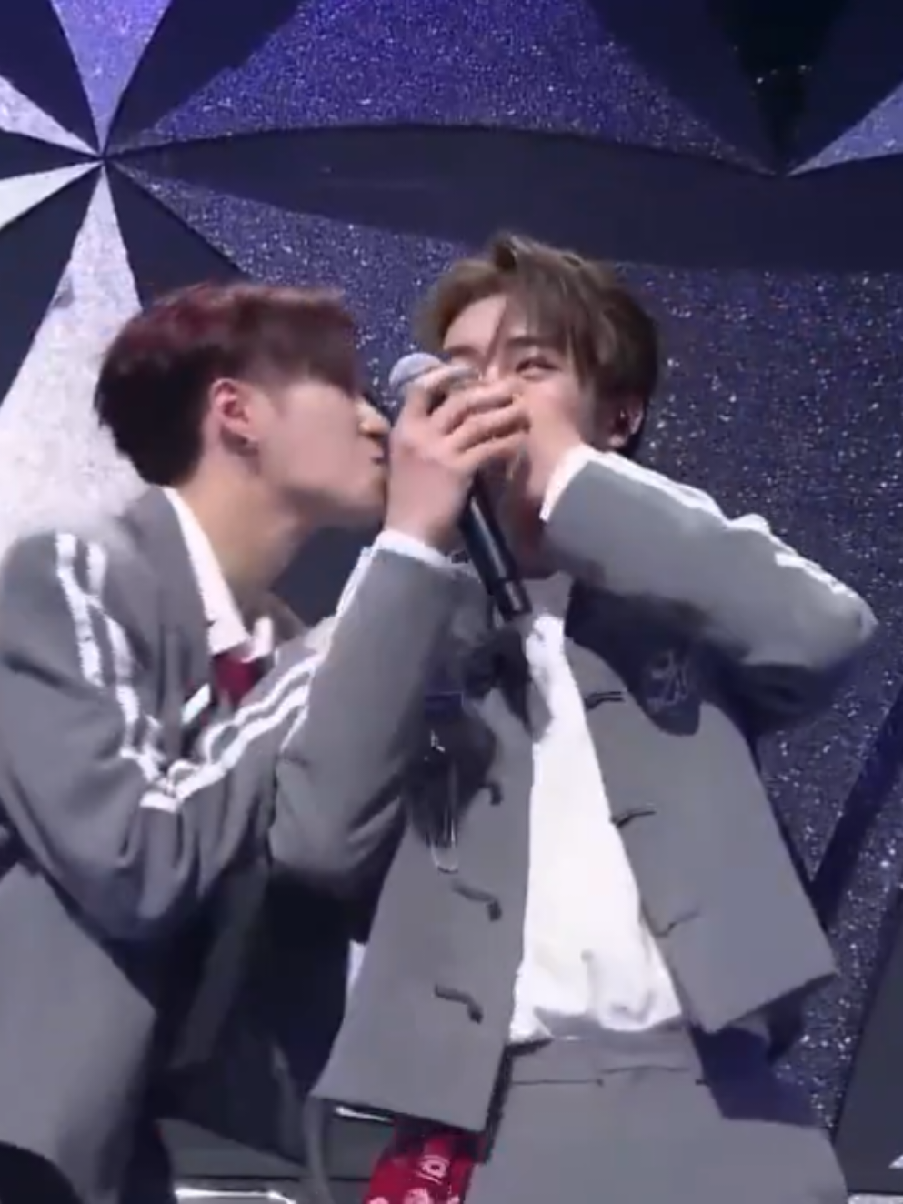 🐱: I've kissed Hao hyung many times, but he's never kissed me... ah, I'm so sad...🥺 *Jiahao kisses Anxin* 🐱: Now I'm so happy... thank you so much...😭 #BOYS2PLANET #ZHOUANXIN #ZHANGJIAHAO #fyp #kpop 