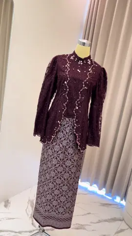 Cantik, elegan, dan cuma 100rban ✨ murah tapi tetap berkualitas. 📏 Tersedia ukuran S–XXXL, koleksi model variatif & warna lengkap 🌸 📍 Kebaya Jas Jogja Kanaya Residence, Sanggrahan, Wedomartani, Ngemplak, Sleman, DIY #sewakebayajogjamurah #sewakebaya #kebayajogja #kebayamodern #sewabajujogja