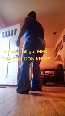 Yasssssssssss Who ain’t got Meg the Stallion knees??? Don’t let granny fool you!!!!