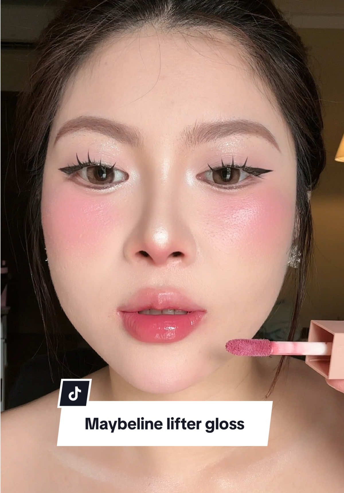 Mê màu hòng #xh #makeup #maybelline #liftergloss #sonbong 