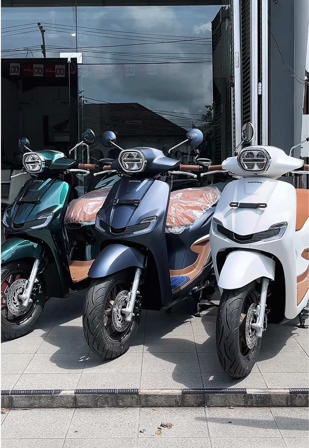 STYLO ABS READY STOCK Info pemesanan : 0896-1812-1009 #stylo160 #menaraagungsimpangharu #hondamenaraagung #menaraagungsimpharu #promoseptember 