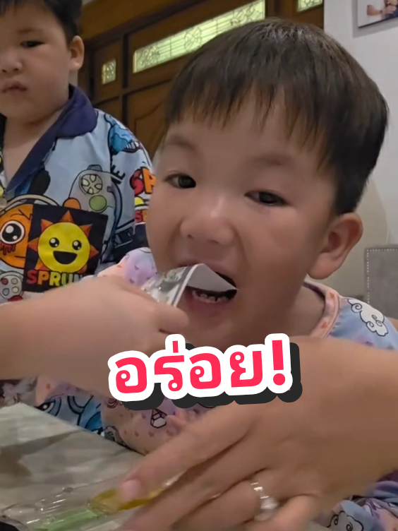 #สติตช์กับ @ปังเว่อร์ ขนมปังเบเกอรี่ เด็กๆชอบ แยมอร่อย #ขันติเงินกินได้ #ขันติไข่เยิ้ม 