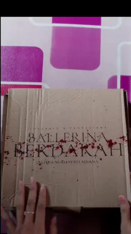 unboxing Ballerina Berdarah😚pesona novel mahal gni emng beda kok sampulnya aja bisa gerak🤭puas sih walaupun PO lama😁@jerukminii #jerukminii #ballerinaberdarah #asavella2 