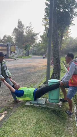 Biar sadar #komedi #ngakak #sketbor #bodor #lucu 