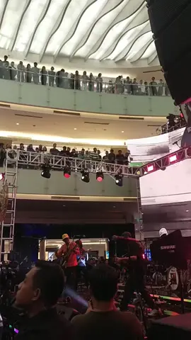 full... 🔥🔥🔥 #theadams #comeseemie2025 #ciputraworldsurabaya #surabayafestival #konsersurabaya2025 