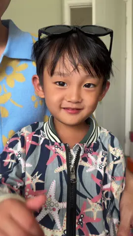 Mirip siapa ya iniiiii