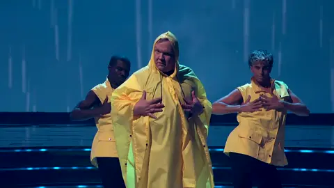 Andy Richter and pro Emma Slater perform a Tango to “It’s Raining Men” by The Weather Girls. #OneHitWondersNight 