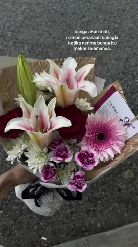 🫶🏻  #foryou #foryoupage #freshflowers 