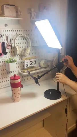 Level up your content with TNW Tripod! Complete with fill light and phone holder para sa perfect shots anytime, anywhere 💡📱 #contentready #tnwtripod #tiktokaffiliatemusthave #contentcreator 