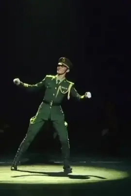 aura. #chinesemilitarydance #rkgk #lighting #fyp #aura 