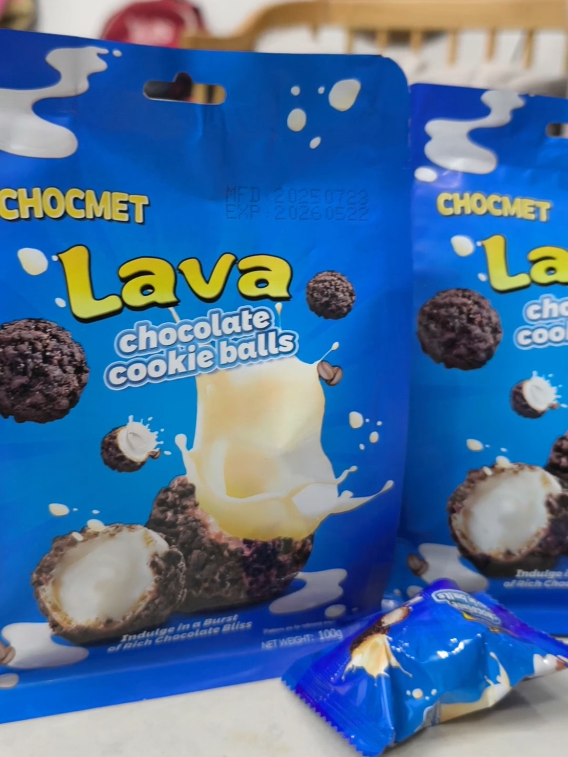 Bánh quy tròn nhân socola Chocmet lava tan chảy, đậm đà vị sữa béo thơm #banhquysocola #banhquychocmet #banhquynhansocola #banhchocmet #banhquykem 