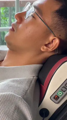 Gối massage hồng ngoại 20 bi 30 cấp độ masaage dùng được cho cả gia đình ! #ducgiadung 