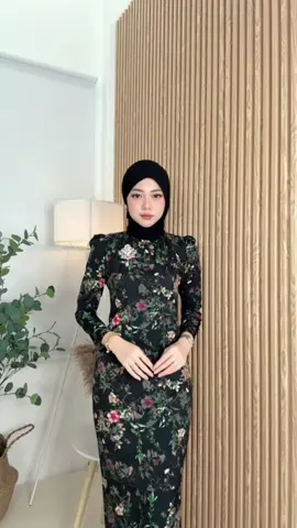 Cantik la warna hitam ni corak dia nampak macam 3D kan😍… kalau nak jangan lupa join live kita esok pukul 8:00 pagi😘